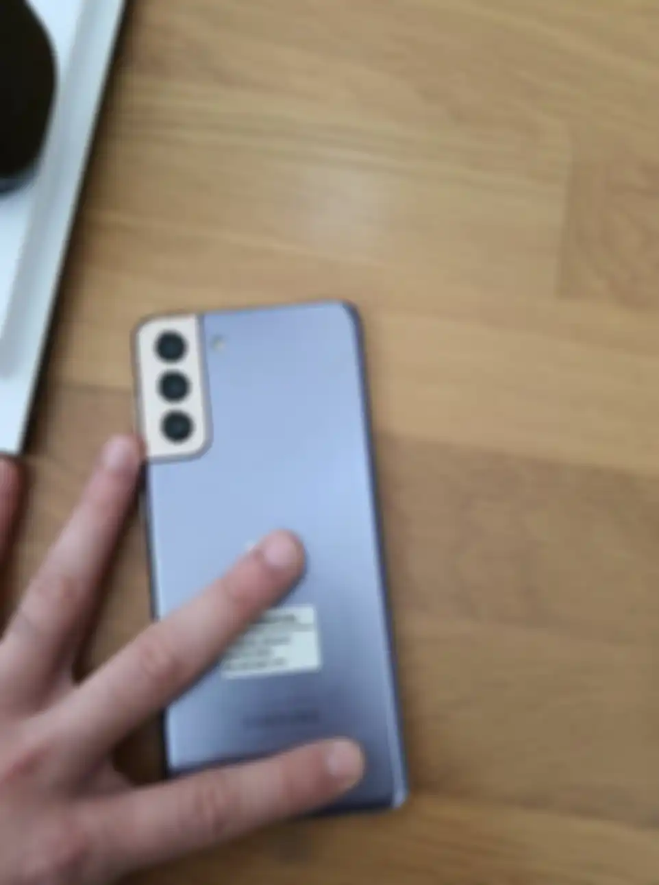Foto wujud asli Samsung Galaxy S21+.