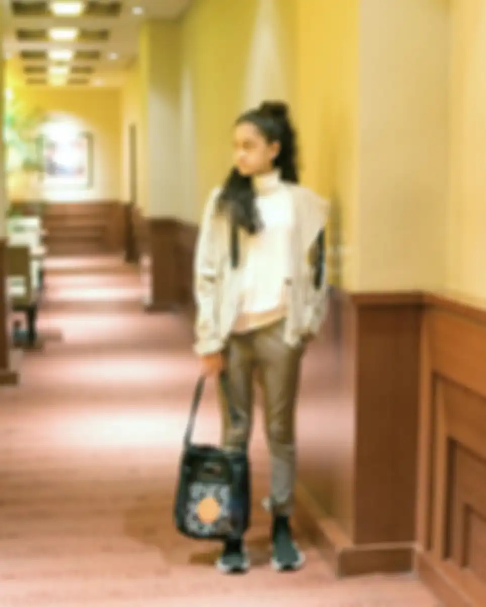 Fashion Asila Maisa kenakan satu tas Kenzo