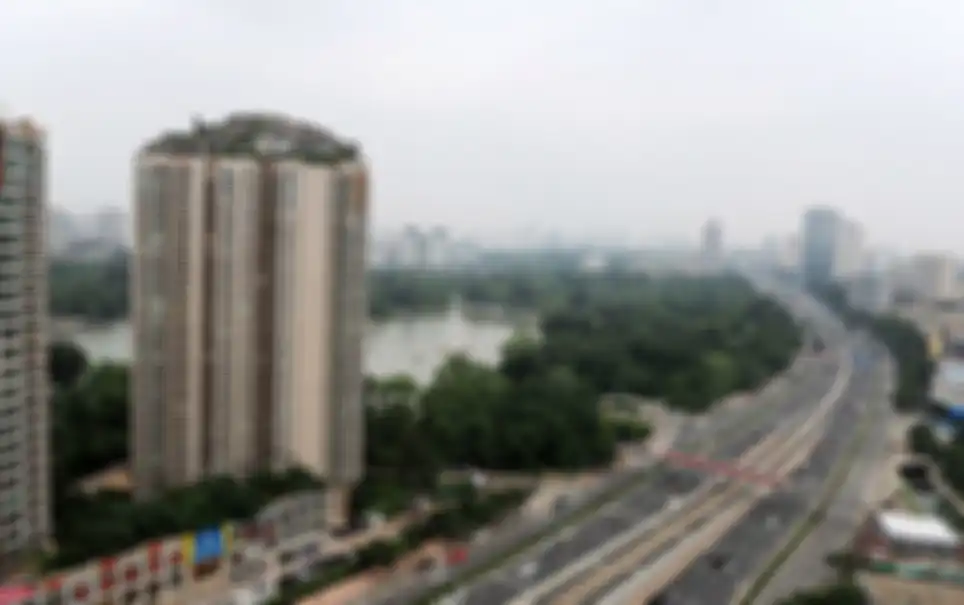 Gunung di atas apartemen jika dilihat dari kejauhan