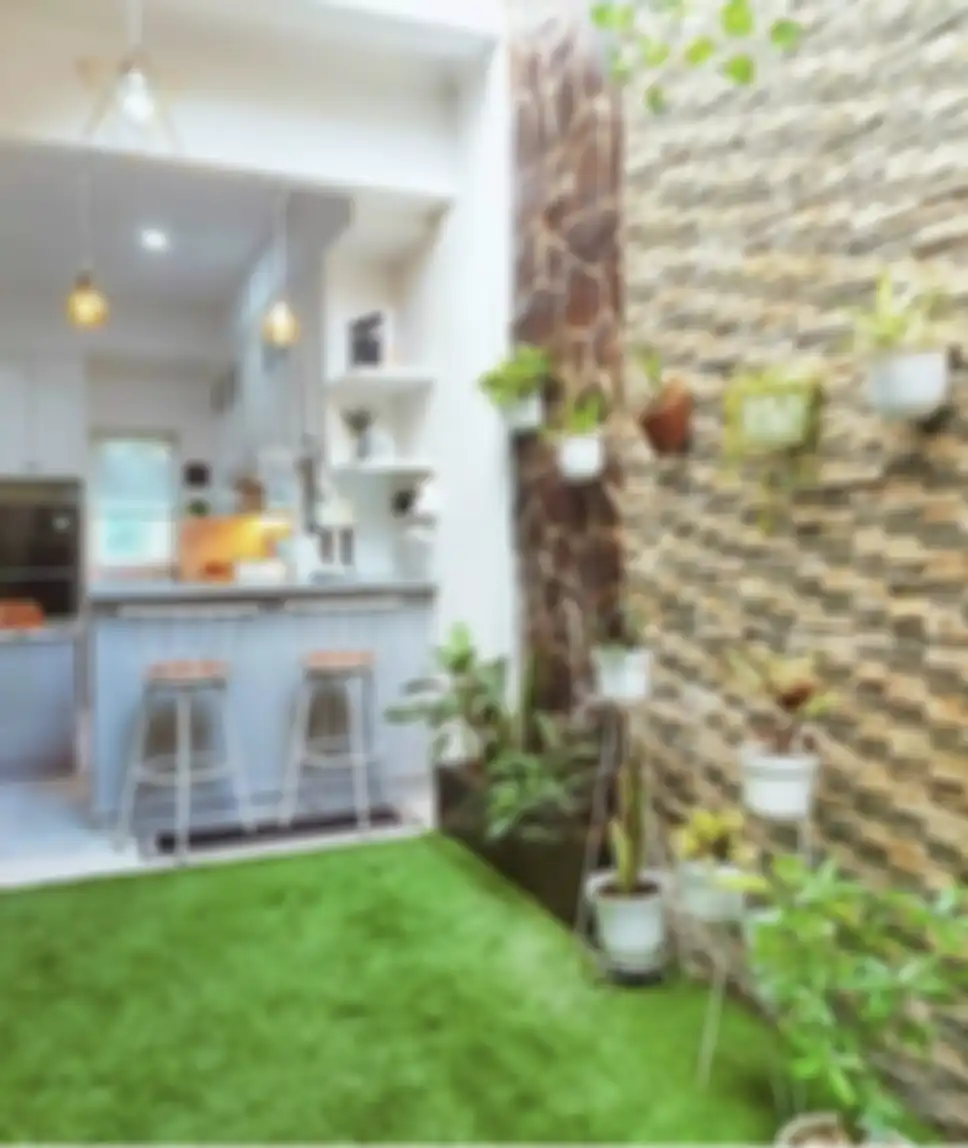 Desain dapur kecil terbuka di belakang rumah bikin mood Ibu-ibu makin happy. Terang saja Ibu RT sampai tanya-tanya terus. Ini 12 foto cantiknya.