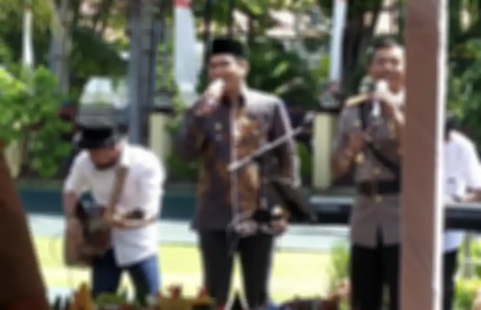 Idham Azis mantan Kapolri tukang jagal jenderal nakal ini disebut beri pesan menohok soal kasus Brigadir J saat nyanyi bareng Pasha Ungu.