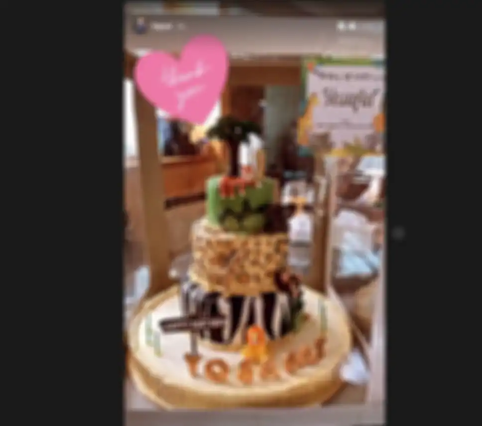 Kiriman kue di hari ulang tahun putra Puput dan Ahok