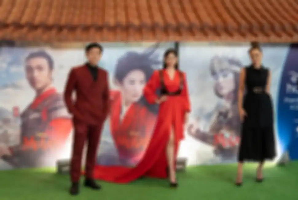 Yuki Kato, Dion Wiyoko dan Luna Maya Jadi Pengisi Suara Film Mulan Live-Action Bahasa