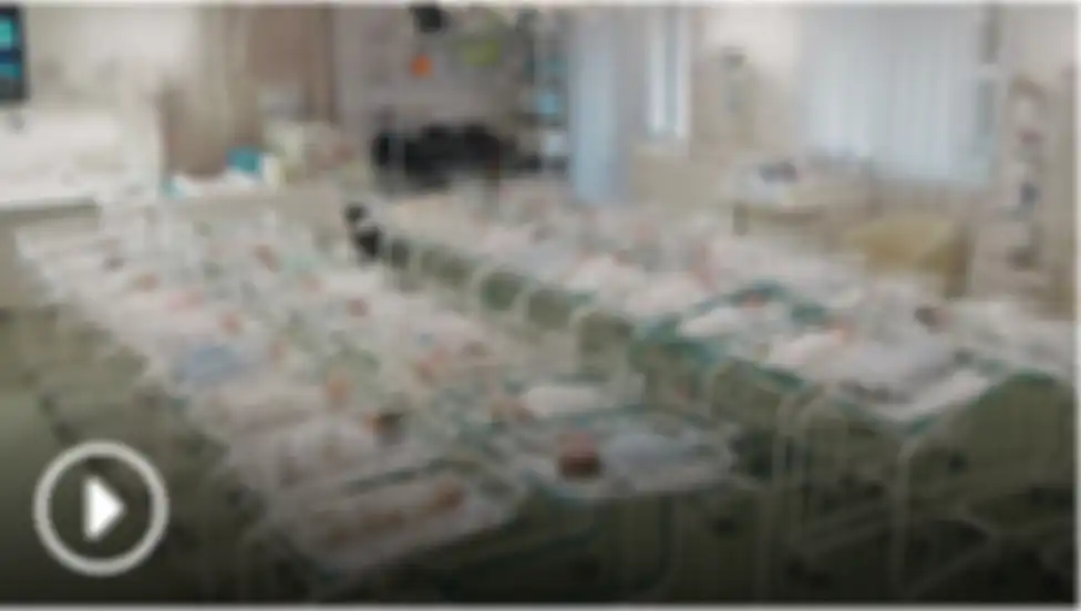 Bayi-bayi yang lahir dari bisnis sewa rahim terdampar tanpa orangtua