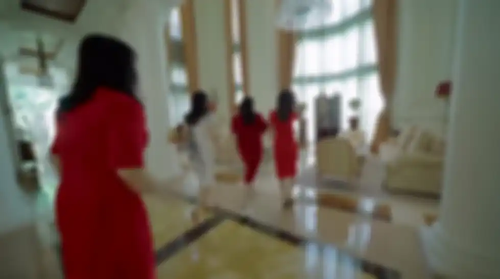 Ruang tamu, tempat Liliana menjamu teman-temannya 