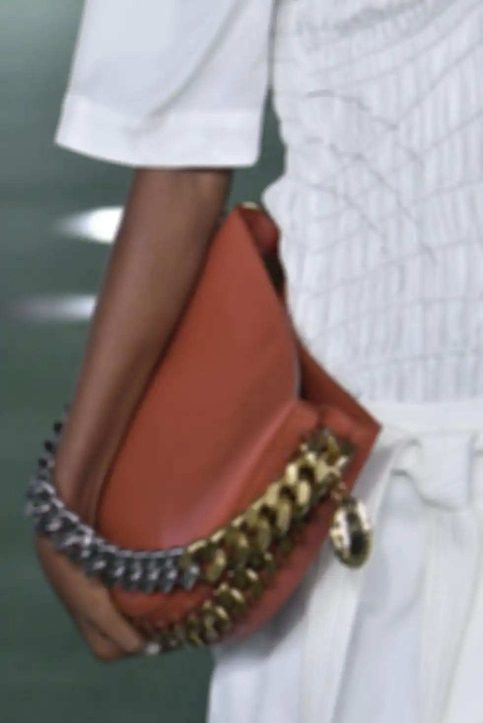 Thick chain bag