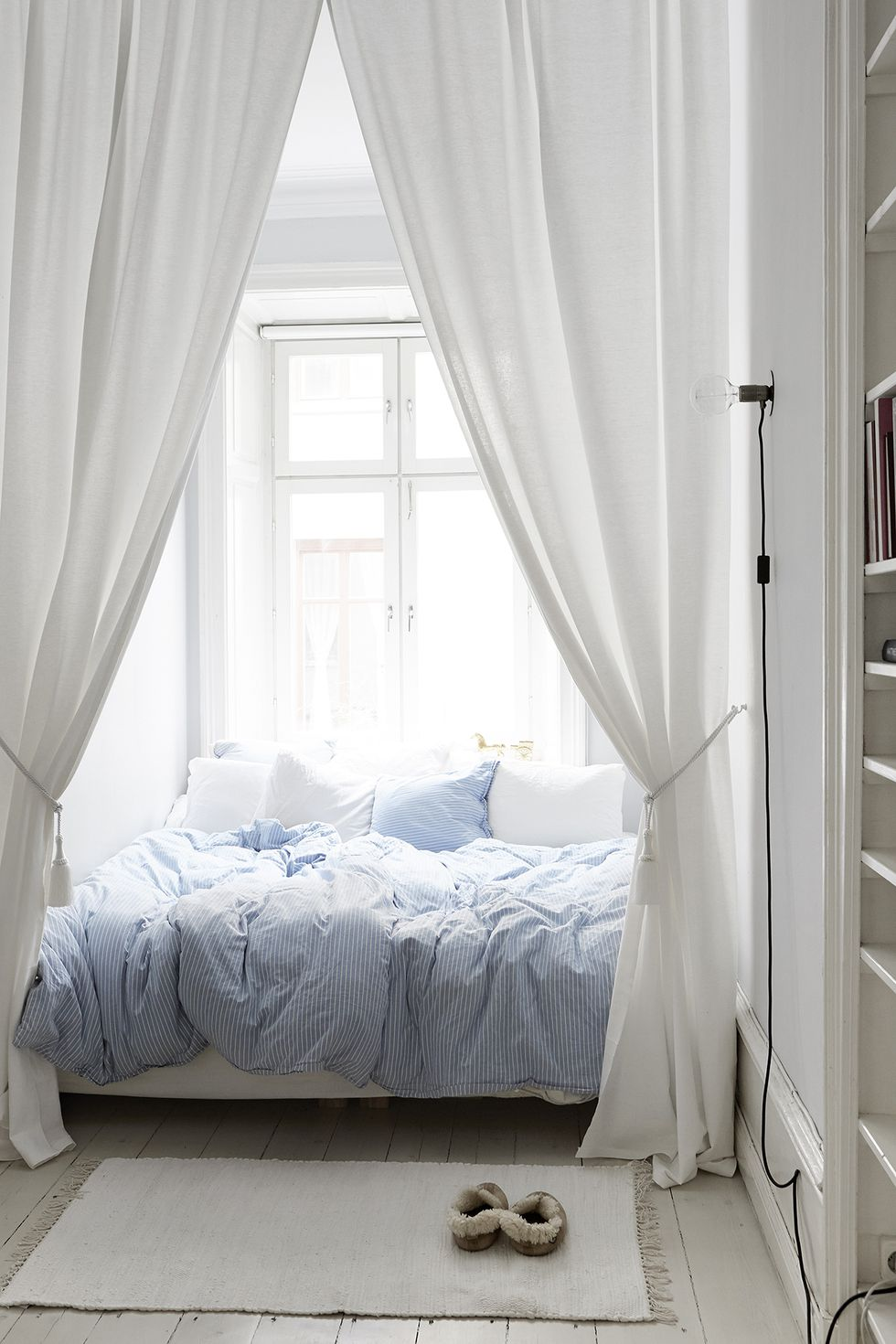 inspirasi kamar tidur romantis