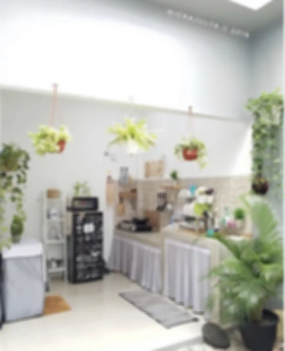 Desain dapur kecil terbuka di belakang rumah bikin mood Ibu-ibu makin happy. Terang saja Ibu RT sampai tanya-tanya terus. Ini 12 foto cantiknya.