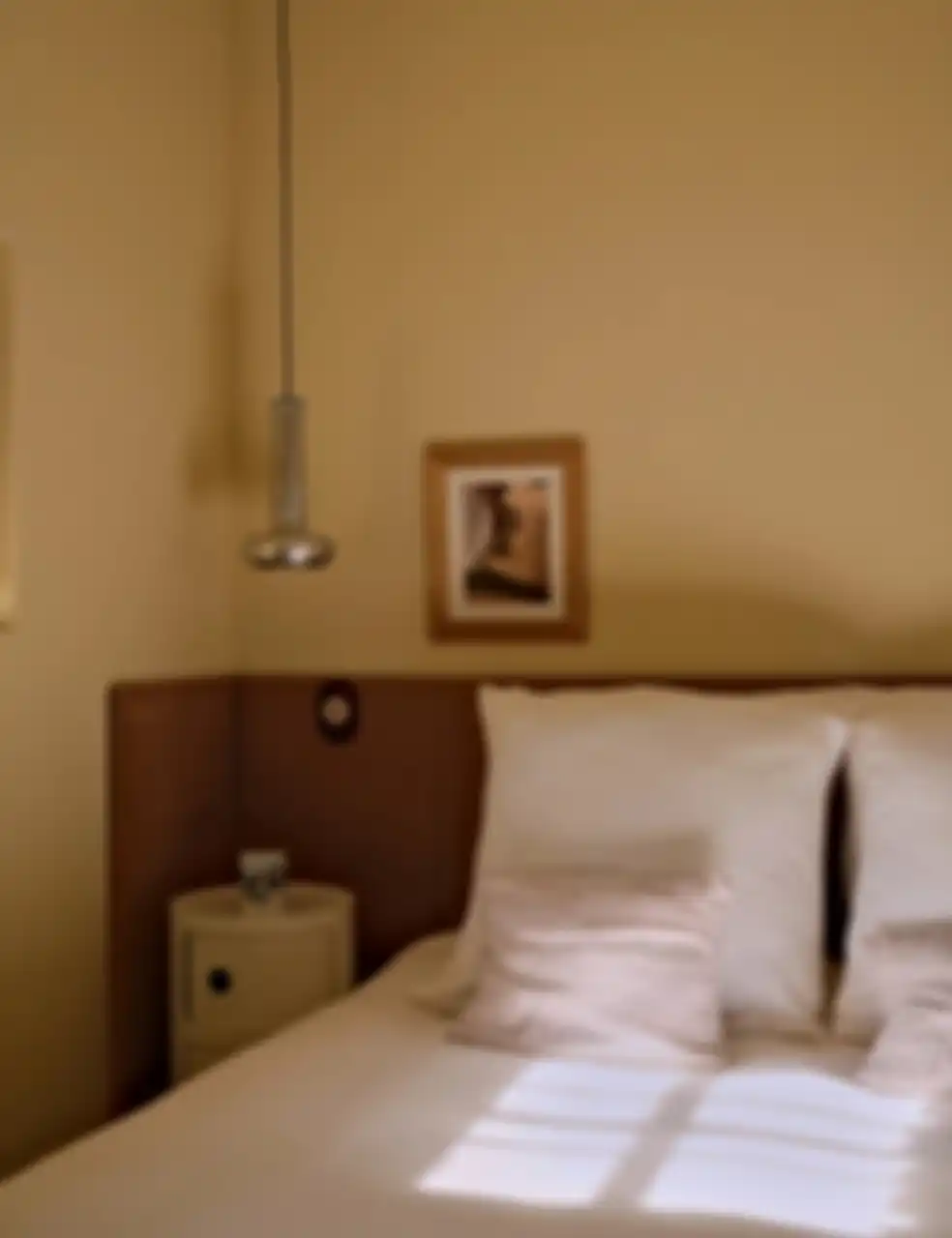 Tinggalkan Warna Putih, Gunakan Warna Trendi Berikut di Kamar Tidur Anda!