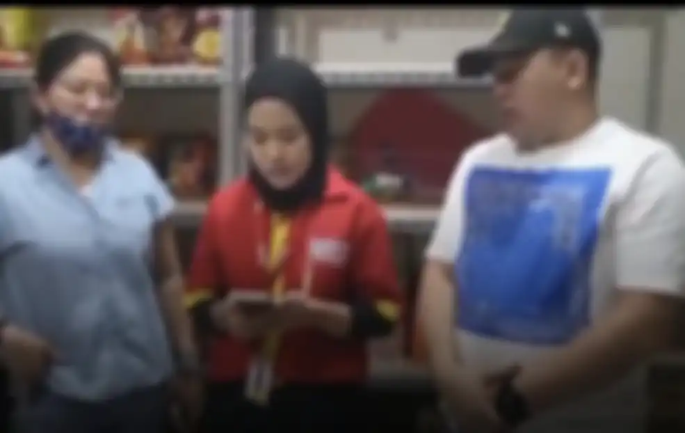 Mariana Ahong emak-emak pencuri coklat di Alfamart ternyata pemilik bisnis mentereng di BSD. Foto tampangnya dibongkar habis-habisan.