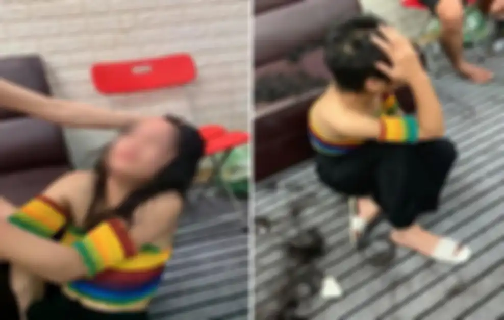 Pemilik salon cukur rambut karyawannya karena kepergok berhubungan intim dengan suaminya.