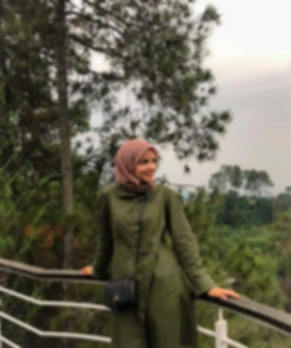 Dress hijab manis ala Zahrah Zubaidah