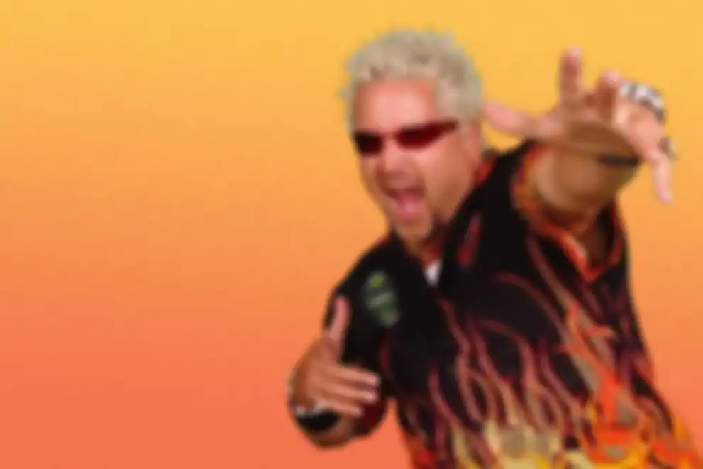 Guy Fieri, pendiri Flavortown yang melakukan kolaborasi bersama blink-182