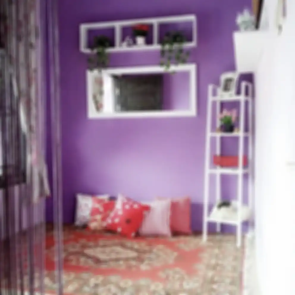 Minta istri memilih desain ruang tamu lesehan nan cantik ini buat di rumah type 36. Bujetnya gak bikin nangis. Lihat 7 foto hasilnya yuk.