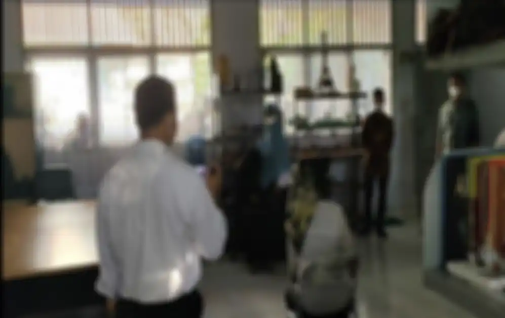 Dari hasil  olah TKP dugaan pelecehan seksual mahasisiwi Unsri dari oknum dosen, foto korban (hijab hitam) beredar, Rabu (01/12/2021). 