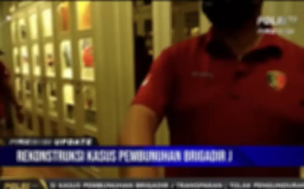 Istri Ferdy Sambo ketahuan barang mentereng ini di rumah pribadi gegara rekonstruksi kasus Brigadir J. Foto isi rumah Putri Candrawathi dibahas.