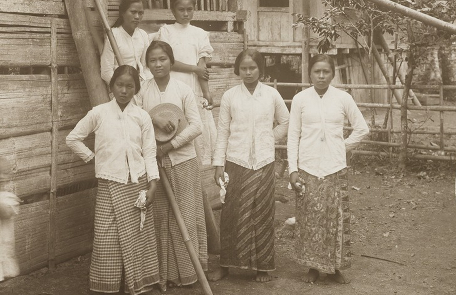 Sarung Sebagai Simbol Kekayaan Budaya Asia dari Masa ke Masa - Semua halaman | National Geographic