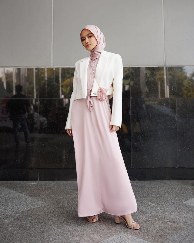 green emerald velvet dress GLENDA DRESS (DUSTY PINK) – Hijabistahub