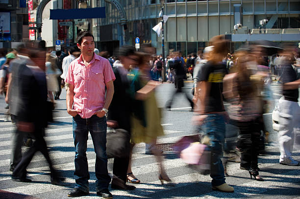 3 Weton yang Sering Merasa Kesepian Meski di Tengah Keramaian