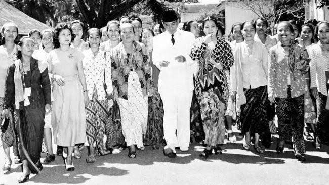 Kondisi Sinkronik Masyarakat Indonesia pada 1950-an Terhadap Perempuan