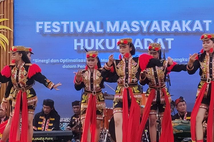 apa-makna-isi-pasal-18b-ayat-2-undang-undang-dasar-1945