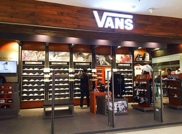 Vans Indonesia Kembali Buka di Jakarta Ini Dia 2 Model Sepatu Kolaborasi yang Bakal Mejeng di Vans Store