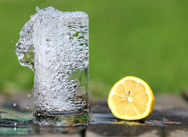 Cara Membuat Air Lemon untuk Mengecilkan Perut, Cuma Pakai 3 Bahan