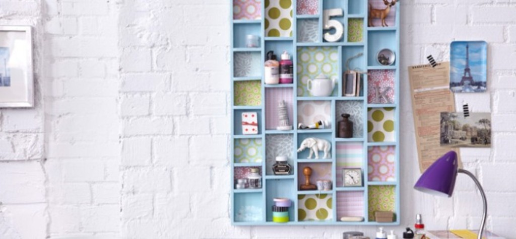 Ruang Terbatas, Kreativitas Tanpa Batas dengan Rak Dinding