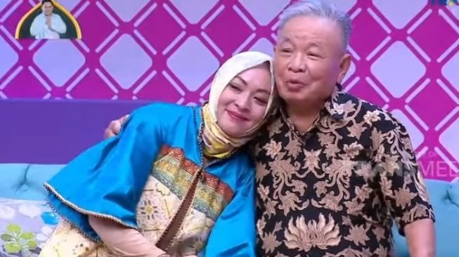 Jerking off bir tukli mushuk Katta dumba va chuqur anal