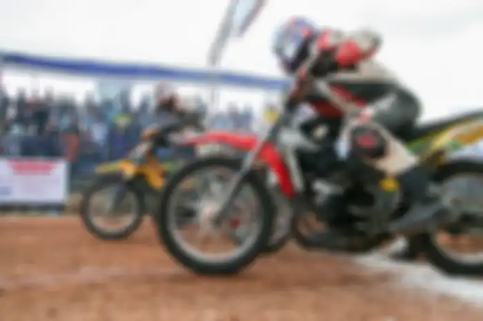 Yamaha 125Z ala grasstrack