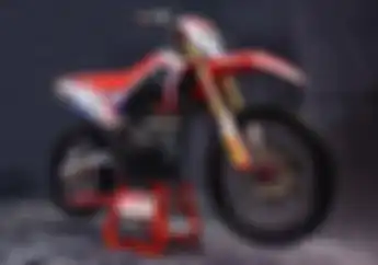 Pasar Kawasaki KLX 150 Akan Digempur Honda CRF150, Begini Tanggapan Bos Kawasaki