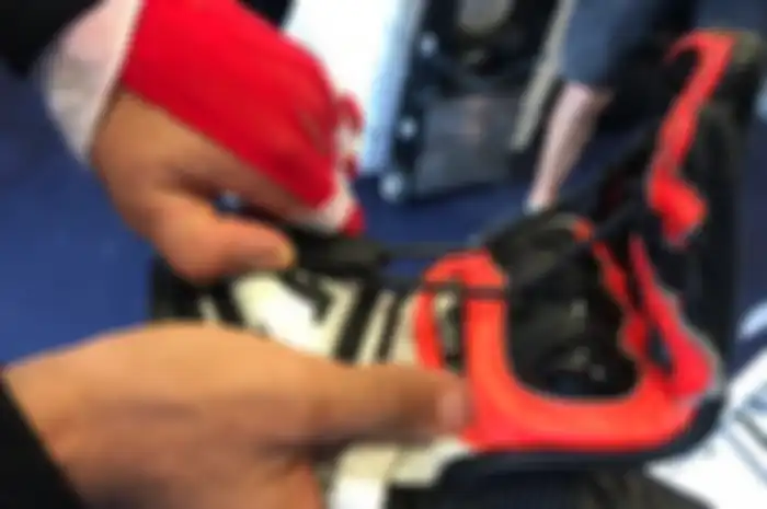 Sarung tangan Jorge Martin pada balapan Moto3 di Buriram, MotoGP Thailand 2018