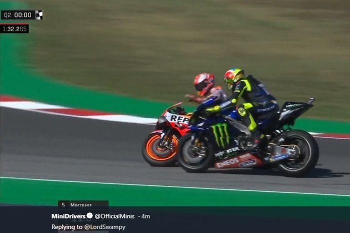 Cuplikan insiden yang terjadi antara Marc Marquez (kiri) dan Valentino Rossi saat kualifikasi MotoGP San Marino 2019 di Sirkuit Misano, 14 September 2019.