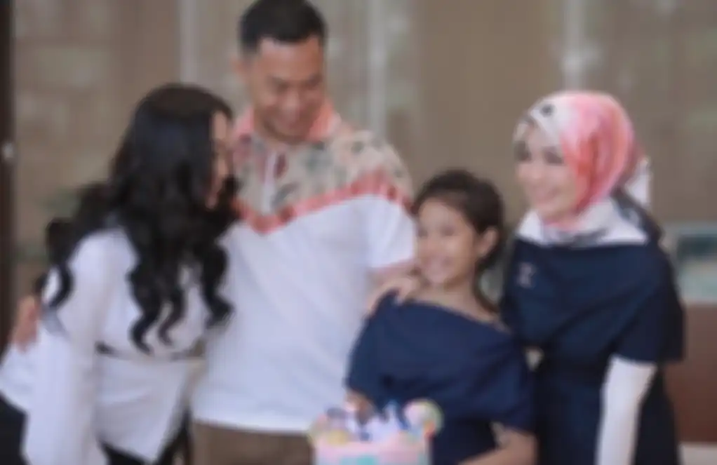 Zaskia Gotik, Sirajuddin Mahmud, Imel Putri Cahyati dan Aqila Ramadhani Sirajuddin.