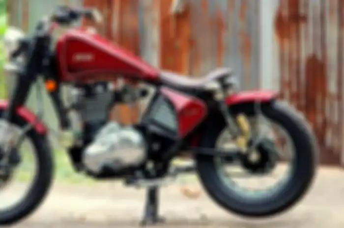 Royal Enfield Thunderbird 350 custom bobber dari Jedi Customs