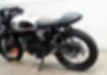  Katros Garage Garap Kawasaki W175 Cafe Racer, Hasilnya...
