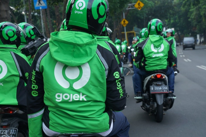 Ribuan driver ojek online (ojol) melakukan demo hari ini, Kamis (29/8/2024).