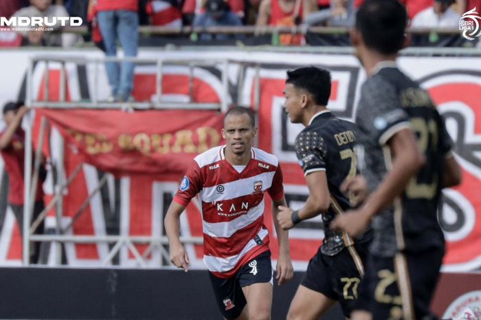 Suasana pertandingan Madura United Vs Bhayangkara FC pada lanjutan peken ke-10 Liga 1 2023/2024 di Stadion Gelora Madura Ratu Pamelingan, Pamekasan, Jumat (26/8/2023)