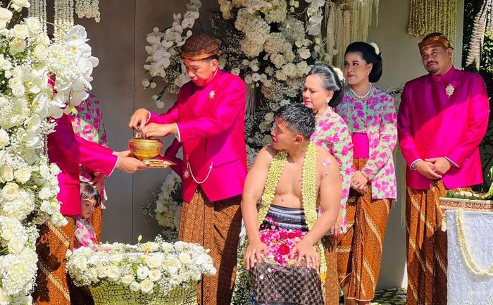 Prosesi siraman Kaesang Pangarep di Solo, Jawa Tengah, Jumat (9/12/2022).