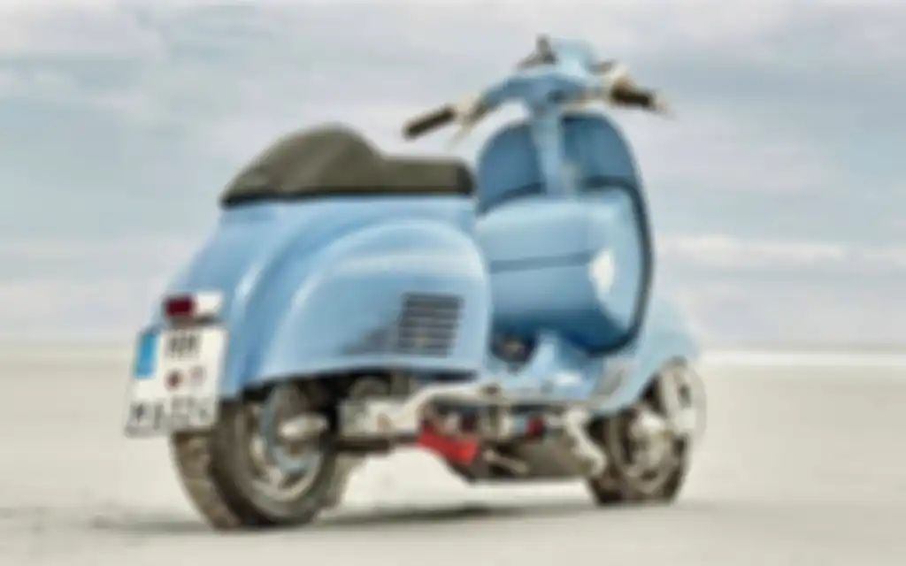 Vespa custom bermesin Husqvarna WR360 garapan Marlek Nachik, dilansir oleh Bikebrewers.com