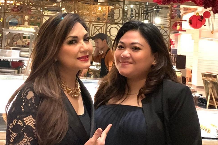 Nia Daniaty dan Olivia Nathania