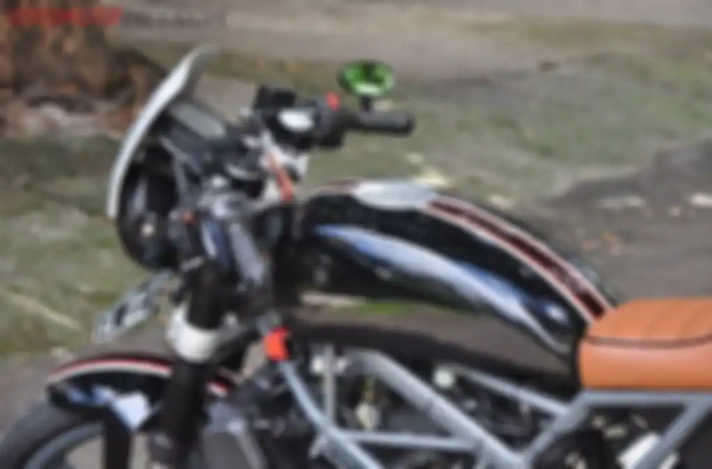 KTM Duke 250 cafe racer hasil garapan atlet angkat berat (Garage 03)