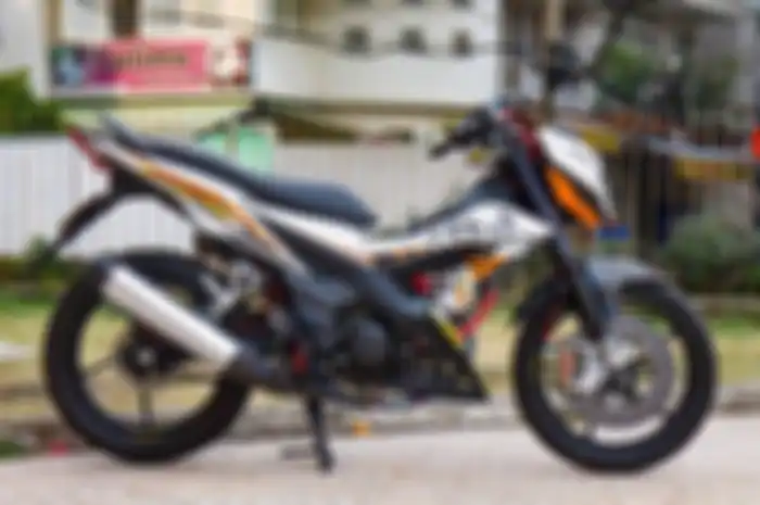 Tampang Sonic ini emang standar, tapi kakinya enggak