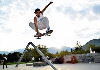 5 Arti Mimpi Diajak Main Skateboarding oleh Gebetan, Ternyata Jadi Pertanda Doi Pengen Mengenal Hal Ini dari Dirimu, Simak Penjelasannya