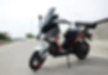 Unik.. Begini Jadinya Kalau Honda BeAT Kelewat Gaul dengan Matic Yamaha 