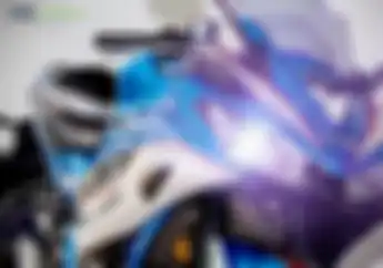 Cuma Modal Decal, Tampilan Yamaha R3 Ini Langsung Berubah Jadi BMW HP4 Race