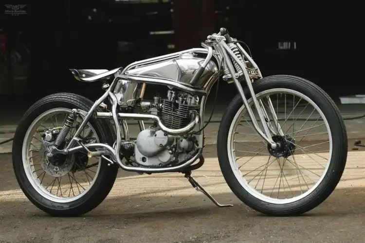 Biar Modalnya Cuma Mesin 125 cc, Pas Kelar Dimodif Tampilannya Enggak Kalah Sama Moge