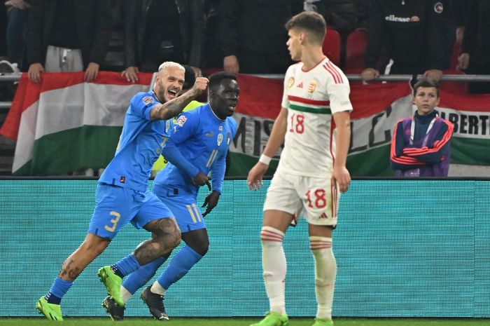 Federico Dimarco berhasil menjebol gawang Hongaria dan membawa Italia unggul 2-0 di Stadion Puskas Arena pada matchday terakhir Liga A Grup 3 UEFA Nations League, Senin (26/9/2022) atau Selasa dini hari WIB.