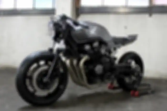 Honda CB750 F2 Nighthawk cafe racer dari L&eacute;tabli Garage