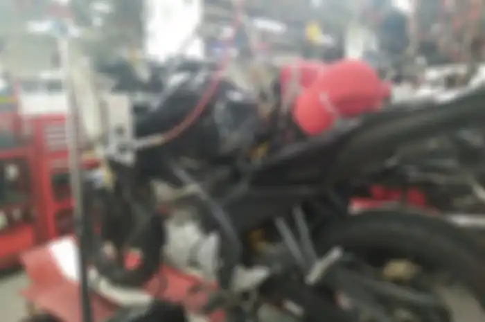Cara bersihkan injektor Yamaha pakai model infus
